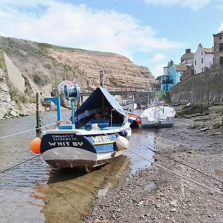 Holiday home Lady De Seton - Uk31956 Staithes