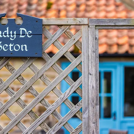 Lady De Seton - Uk31956 *